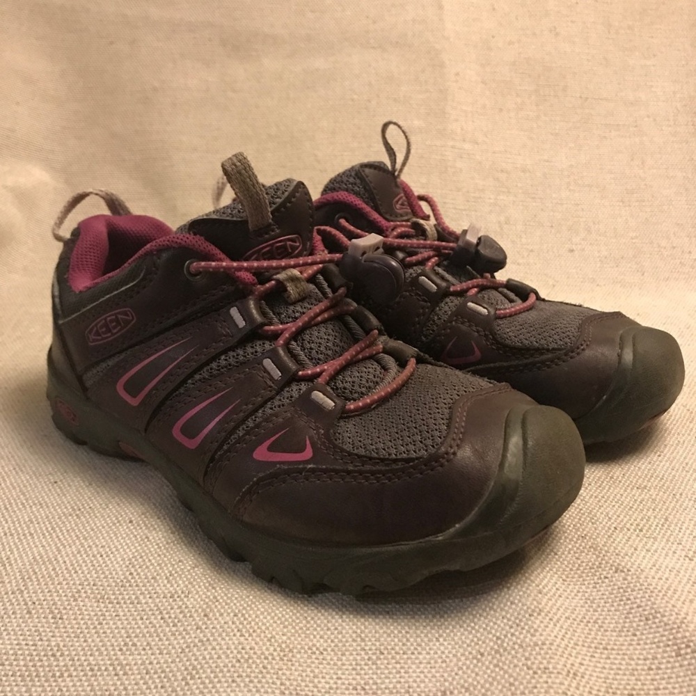 Keen kids size 1 Oakridge hiking shoes